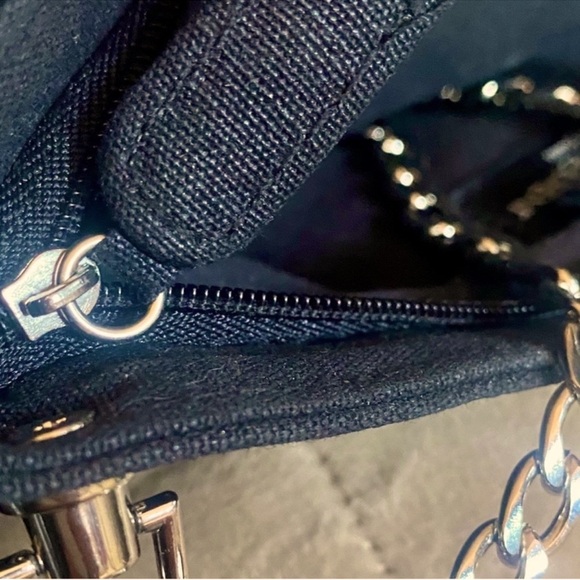 Yves Saint Laurent VIP Gift Black Satin Clutch with Converted Crossbody Chain - Picture 6 of 11